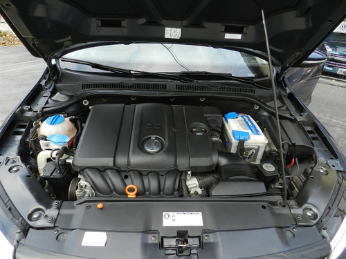 Volkswagen Vento 2.5 Luxury