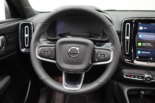 Volvo XC40 RECHARGE PLUS (ELÉTRICO)