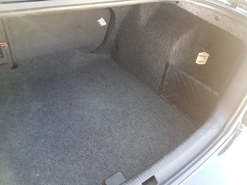 Volkswagen Bora 1.8 Highline T 180cv Cuero 2014