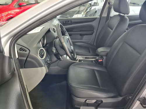 Imagem 8 de 15 de Ford Focus Sedan 2.0 16v 4p