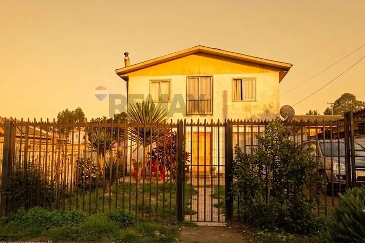 Imagen 2 de 10 de Oportunidad Unica: 2 Casas Sólidas En El Quisco