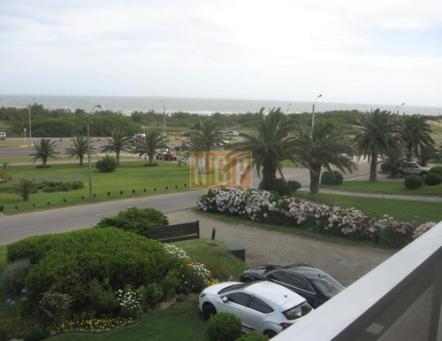 Imagen 8 de 17 de Apartamento En Brava, 3 Dormitorios