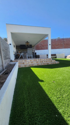 Casa Aislada Con Vista A La Precordillera 4d 3b