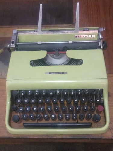 Maquina Escribir Olivetti Lettera 22 (Usado)