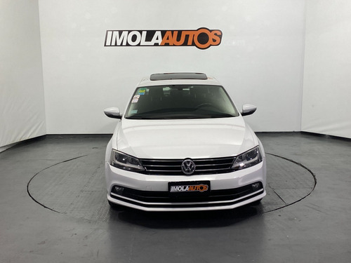 Imagen 2 de 12 de Volkswagen Vento 1.4t Comfortline Dsg Mt 2017-imolaautos