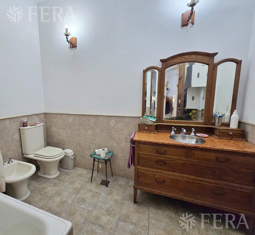Venta Casa 3 Ambientes Con Cochera Y Piscina En Quilmes Oeste