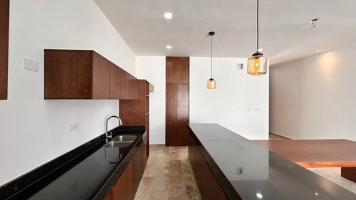 Villa Con Alberca, En Privada Residencial En Venta En Temozón Norte, Mérida