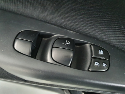 Nissan Sentra 2.0 S 16v Flex 4p Automático 2016/2017