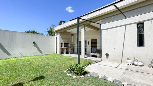 Casa 4 Dormitorios Venta - Boulogne