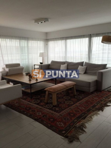 Imagen 3 de 23 de Apartamento En Brava, 3 Dormitorios *
