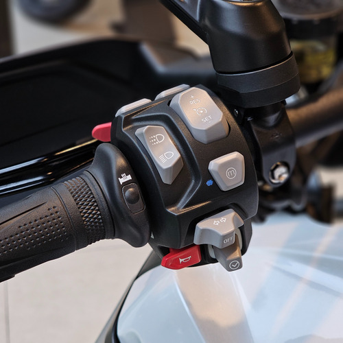 Triumph Tiger 1200 Rally Explorer, No Multistrada V4s Radar