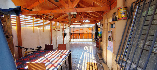 Casa Con Amplio Patio En Casas Viejas