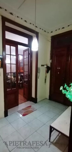 Apartamento En Venta, 2 Dormitorios, 1 Baño, Cerro Largo, Centro.