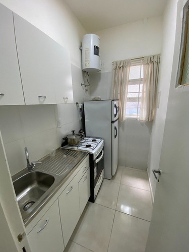 Imagen 13 de 13 de Venta — 1 Ambiente Y Medio Al Frente Reciclado!! Nuevo Valor De Venta!!