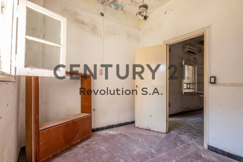 Imagen 10 de 19 de Casa A Remodelar En San Lorenzo - Alem Y San Carlos - Permutas - 324,7 M²