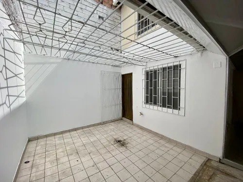 Casa-local En Arriendo En Medellín - Los Colores Cod 64109