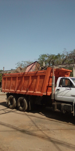 Imagen 3 de 4 de Transporte De Material Y Bote De Escombros