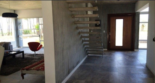 Casa En Venta De 4 Dormitorios En Pinar Del Faro