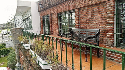 Penthouse En Edificio 2 Plantas, Vista Mar, Terrazas 65 M, 1 Suite, 1 Con Gran Baño, Lavarropa, Cocina Integrada, Supervistas Rambla Veleros - Ref: 245