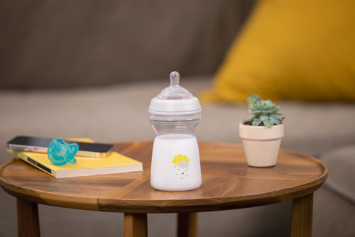 Mamadera Natural Feeling 6m+ 330ml Chicco
