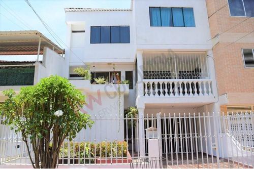 Ofrecemos Casa En El Ingenio 3 De Santiago De Cali Con 3 Pisos Y 4 Viviendas-7355