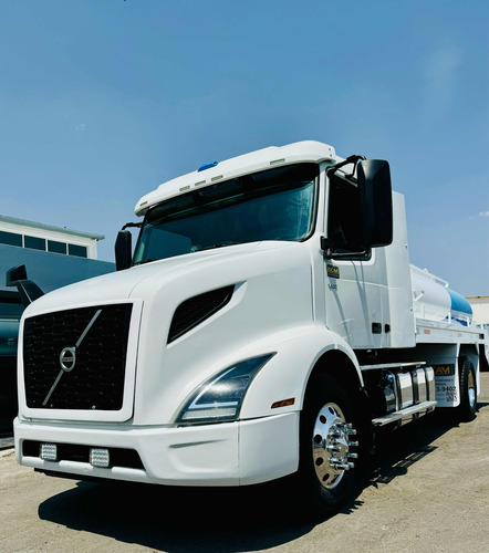 Pipa De Agua 10,000 Litros Camion Rabon Volvo Vnr 2019