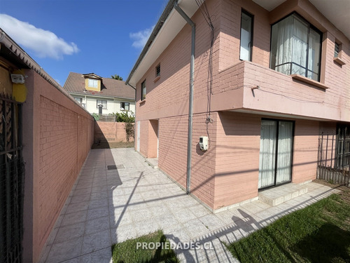 Casa Impecable En Venta En Maipú, 3 Dormitorios Y 2 Baños.