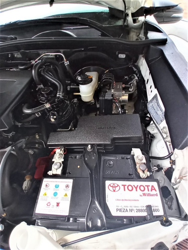 Imagen 8 de 10 de Toyota Hilux 4x2 Dc 2.4 Dx Tdi 6 M/t 2020