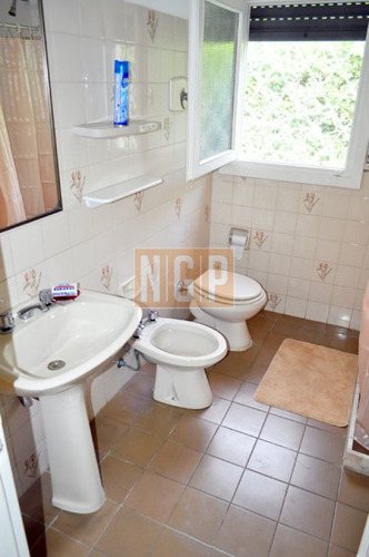 Imagen 24 de 30 de Casa Ubicada En Cantegril Con Lindo Terreno