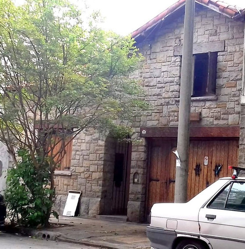 Imagen 1 de 2 de Chalet En Ph De Estilo A Reciclar O Demoler.