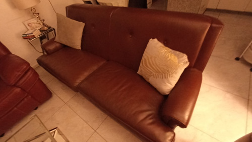 Sofa De Cuero Vintage Marrón Largo 2 M X Ancho 1 M 