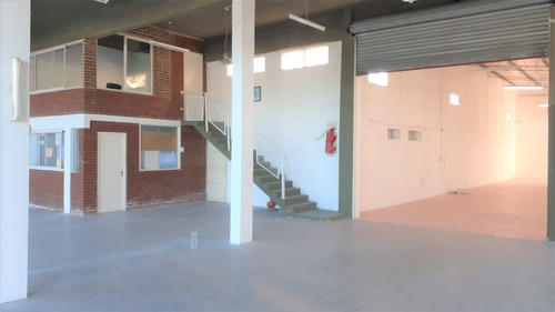 Imagen 4 de 14 de Local Comercial En El Ingreso A Mar De Ajó.