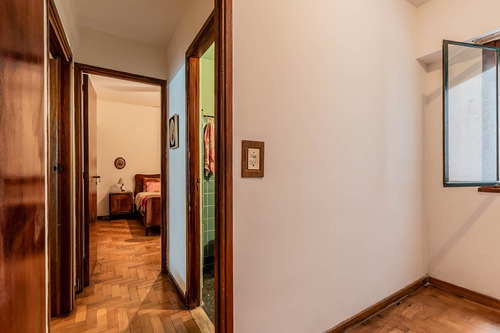 Venta 3 Amb. Patio. Apto Crédito Y Profesional. Caballito Norte.