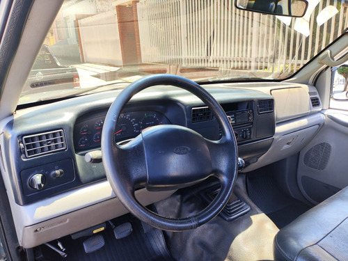 Ford F-250 3.9 Xl 4x2 2p