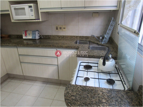 Chalet Típico De Punta Del Este, A 4 Cuadras De Playa Mansa- Ref: 6448