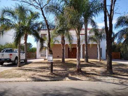 Imagen 2 de 10 de Casa Country Jockey Club. Oportunidad Recibo Menor