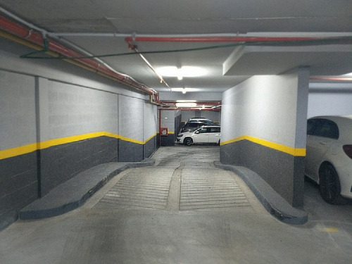 Imagen 6 de 7 de Dueño Vende - Cochera Cubierta - Con Personal De Seguridad Las 24h