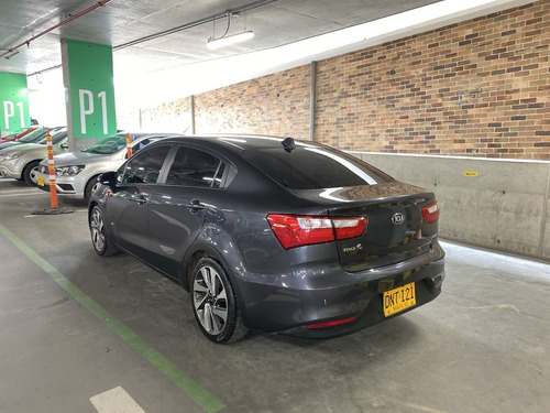 Imagen 8 de 23 de Kia Rio Summa