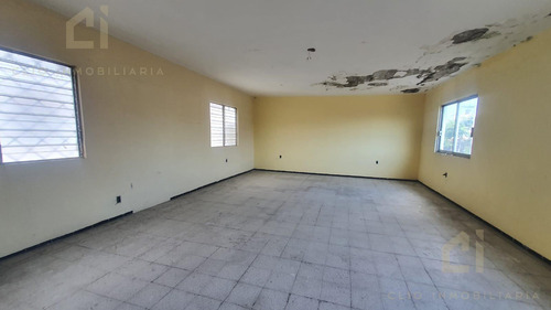 Local En Venta En Veracruz A 2 Cuadras Del Mercado Hidalgo, 2,706 M2 De Construccion