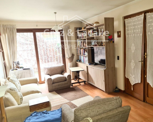 Se Arrienda Increíble Casa En Sector Av. España, Curicó.