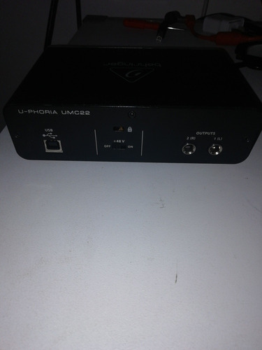Interfaz Behringer Umc22
