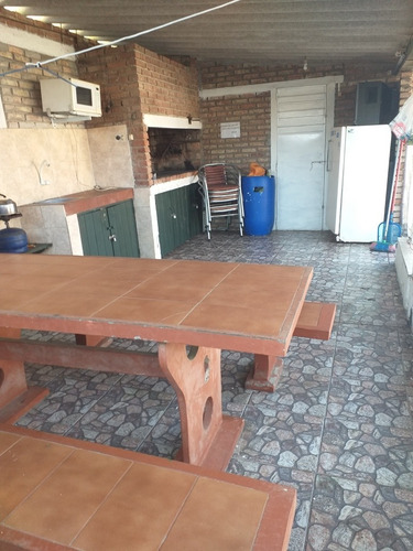 Imagen 13 de 14 de Chalet Con 3 Dormitorios 2 Baños Picina Y Barbacoha