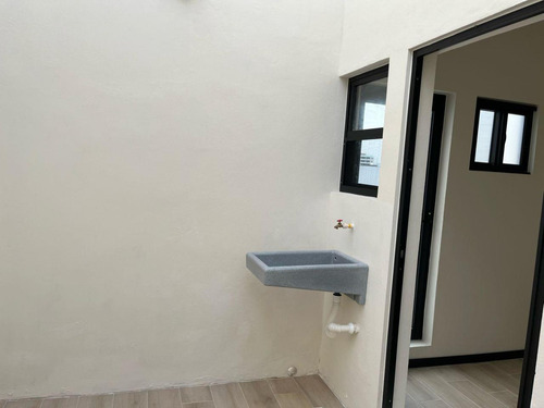 Oportunidad Casa En Venta En Cancun 4 Recamaras, Una En Pb. Cto De Servicio Con Baño