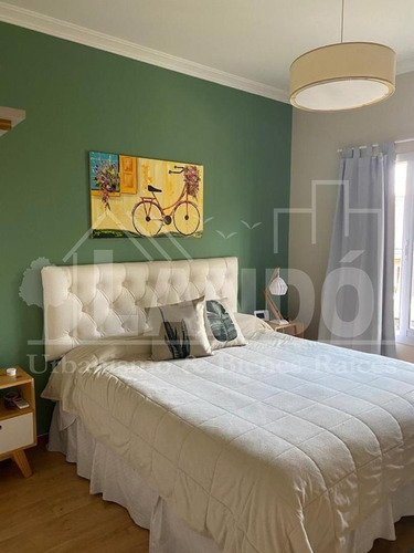 Imagen 9 de 13 de Duplex De Categoría En Venta Con Cochera Y Fondo Libre
