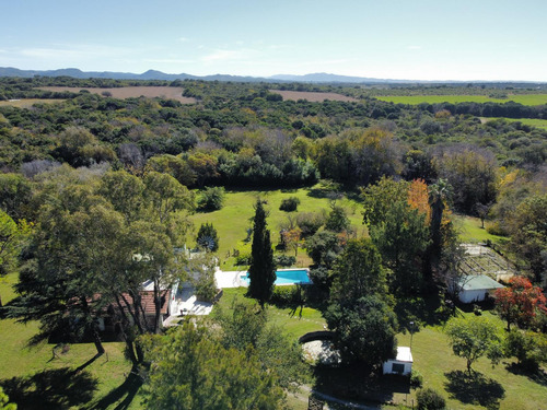 Campo En Falda Del Carmen