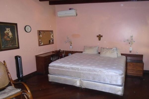 La Tahona #23-12797 Laura Villarroel 04149137088