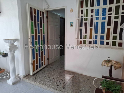 Casa De Dos Plantas En Venta En Via El Ujano Barquisimeto Lara Rc