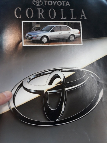 Toyota Corolla  Folleto En Español  25 Páginas Colección