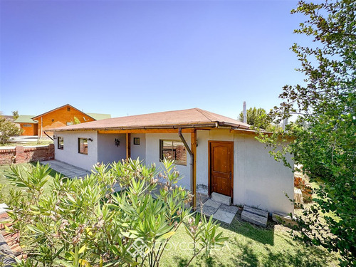 Casa En Venta De 4 Dorm. En Las Cabras