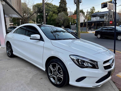 Imagen 3 de 9 de Mercedes-benz Clase Cla 200 Urban (156cv) At